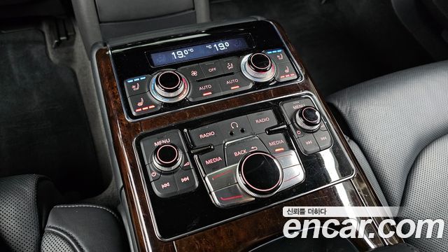Audi A8 50 TDI Quattro LWB D4 2015 — фото 23
