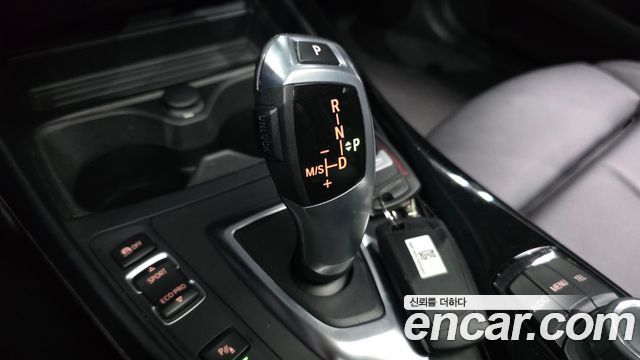 BMW 1 Series (F20) 118d Sport 5Door 2016 — фото 9