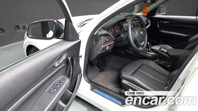 BMW 1 Series (F20) 118d Sport 5Door 2016 — фото 10