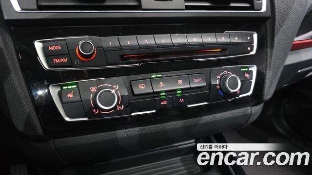 BMW 1 Series (F20) 118d Sport 5Door 2016 — фото 16