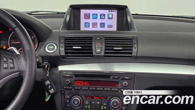 BMW 1 Series (E82) 120d Coupe Sport 2011 — фото 16