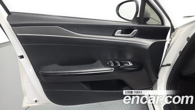 Kia K5 (III) 2.0 Trendy 2021 — фото 24