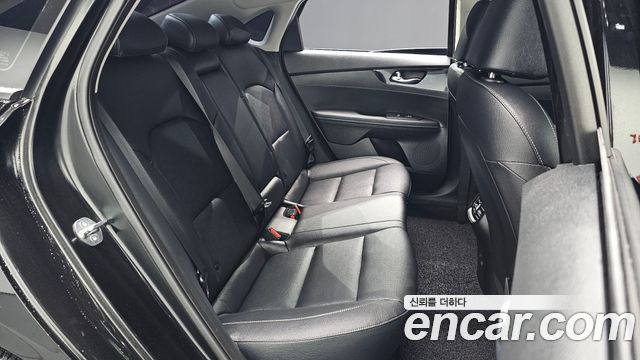 Kia K3 (II) 1.6 Prestige 2024 — фото 15