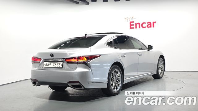 Lexus LS500 (V) 3.5 Luxury AWD 2018 — фото 2