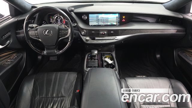 Lexus LS500 (V) 3.5 Luxury AWD 2018 — фото 7