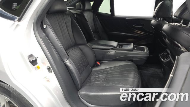 Lexus LS500 (V) 3.5 Luxury AWD 2018 — фото 12