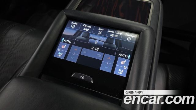 Lexus LS500 (V) 3.5 Luxury AWD 2018 — фото 18