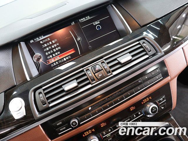 BMW 5 Series (F10) 528i 2015 — фото 7