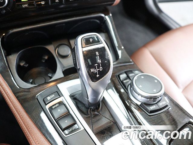 BMW 5 Series (F10) 528i 2015 — фото 8