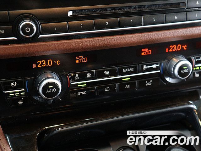 BMW 5 Series (F10) 528i 2015 — фото 9