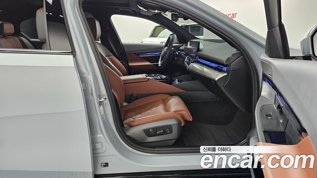 BMW 5 Series (G60) 530i xDrive M Sport 2024 — фото 26