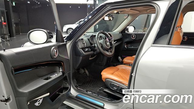MINI Cooper Countryman Classic Plus Launch Pack 2nd Gen 2024 — фото 10