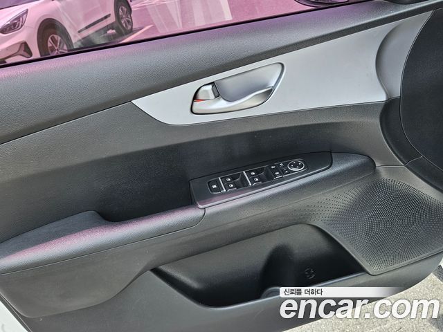 Kia K3 (II) 1.6 Prestige 2022 — фото 16