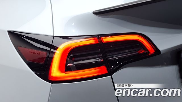 Tesla Model Y Performance AWD 2024 — фото 23