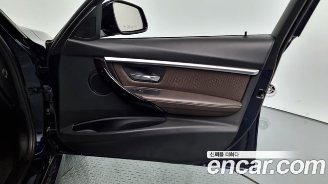 BMW 3 Series (F30) 320i M Sport 2018 — фото 19