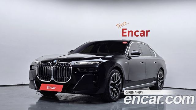 BMW 7 Series (G70) 740i xDrive M Sport 2025 — фото 1