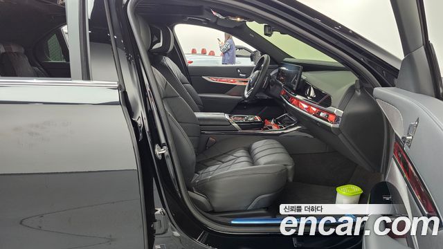 BMW 7 Series (G70) 740i xDrive M Sport 2025 — фото 26