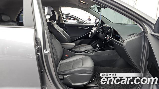 Kia Niro Prestige 2022 — фото 11