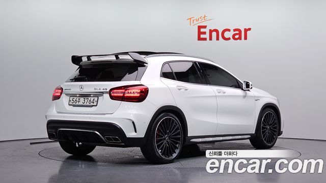 Mercedes-Benz GLA-Class (X156) GLA45 AMG 4MATIC 2019 — фото 2