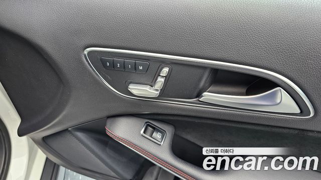 Mercedes-Benz GLA-Class (X156) GLA45 AMG 4MATIC 2019 — фото 20