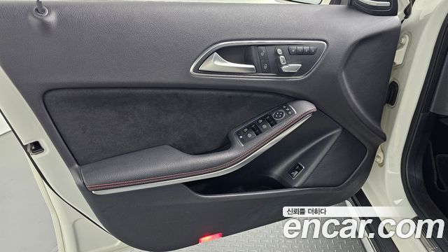 Mercedes-Benz GLA-Class (X156) GLA45 AMG 4MATIC 2019 — фото 24
