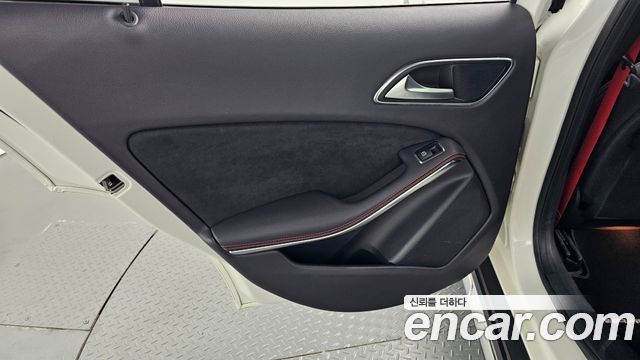 Mercedes-Benz GLA-Class (X156) GLA45 AMG 4MATIC 2019 — фото 25