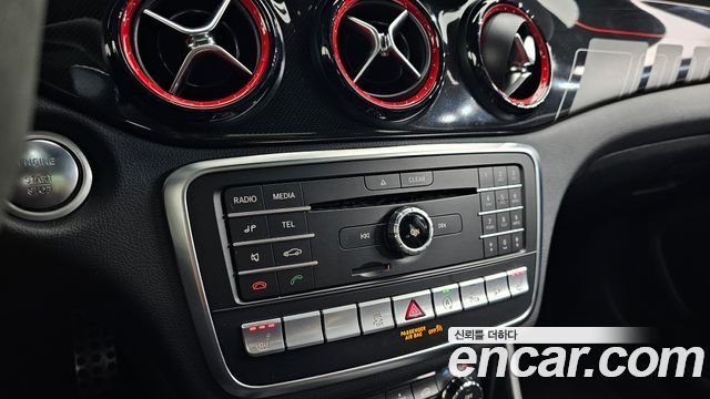 Mercedes-Benz GLA-Class (X156) GLA45 AMG 4MATIC 2019 — фото 33