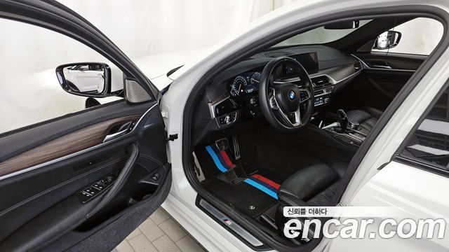 BMW 5 Series (G30) 530i xDrive M Sport Package Plus 2017 — фото 10