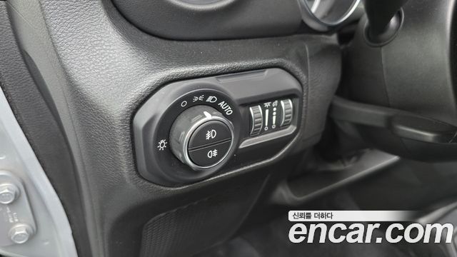 Jeep Wrangler (JL) 2.0 Overland Power Top 4Door 2022 — фото 41