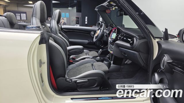 MINI Cooper S Convertible JCW 3rd 2022 — фото 15