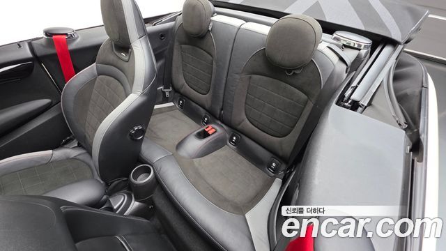 MINI Cooper S Convertible JCW 3rd 2022 — фото 16