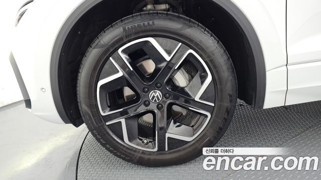 Volkswagen Touareg (III) 3.0 TDI Prestige 2025 — фото 5
