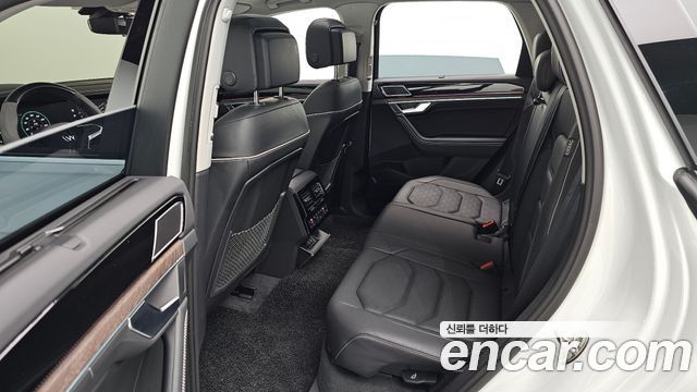 Volkswagen Touareg (III) 3.0 TDI Prestige 2025 — фото 12