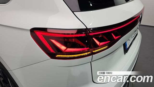 Volkswagen Touareg (III) 3.0 TDI Prestige 2025 — фото 23