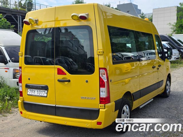 Renault Korea Master School Bus 15-Seater 2020 — фото 3