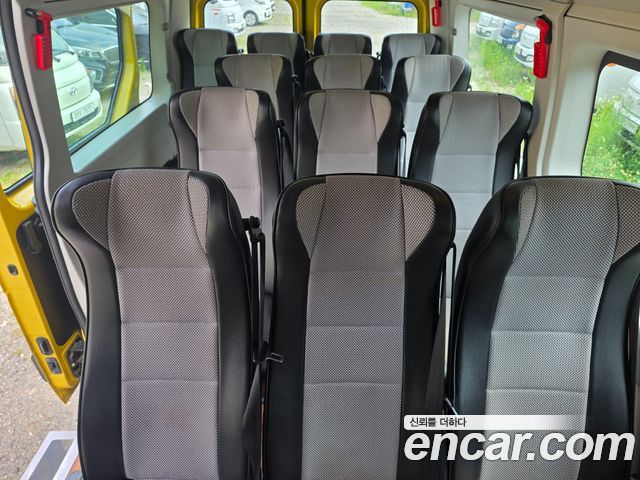Renault Korea Master School Bus 15-Seater 2020 — фото 21