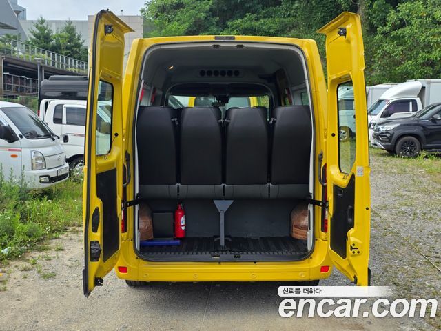 Renault Korea Master School Bus 15-Seater 2020 — фото 23