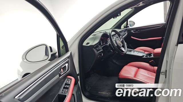 Porsche Macan 2.0 95B 2021 — фото 10