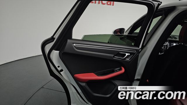 Porsche Macan 2.0 95B 2021 — фото 25