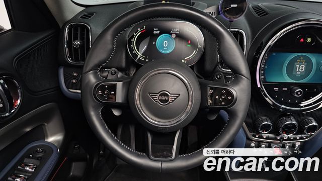 MINI Cooper S Countryman ALL4 Classic Launch Pack 2nd 2023 — фото 13