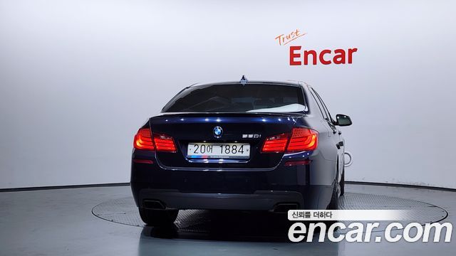 BMW 5 Series (F10) 550i xDrive 2012 — фото 4