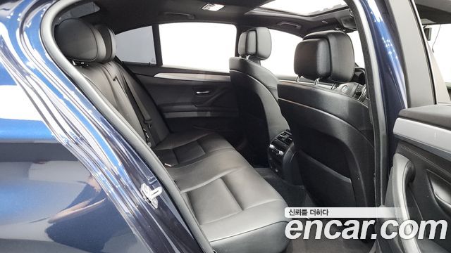 BMW 5 Series (F10) 550i xDrive 2012 — фото 11