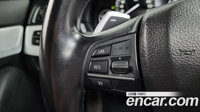 BMW 5 Series (F10) 550i xDrive 2012 — фото 16