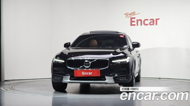 Volvo V90 Cross Country T5 Pro AWD 2019 — фото 3