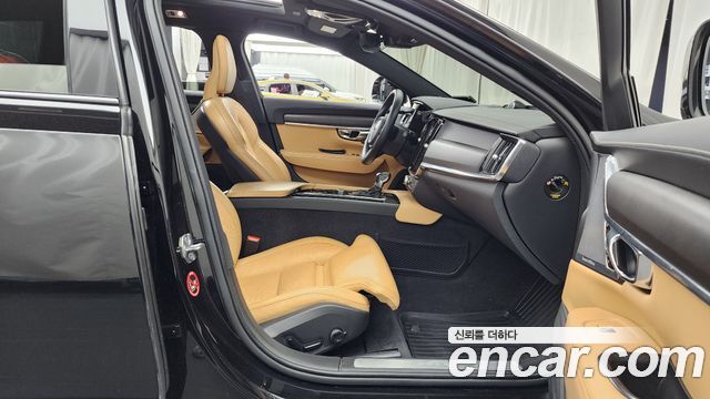 Volvo V90 Cross Country T5 Pro AWD 2019 — фото 11