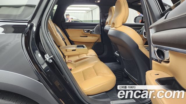 Volvo V90 Cross Country T5 Pro AWD 2019 — фото 12