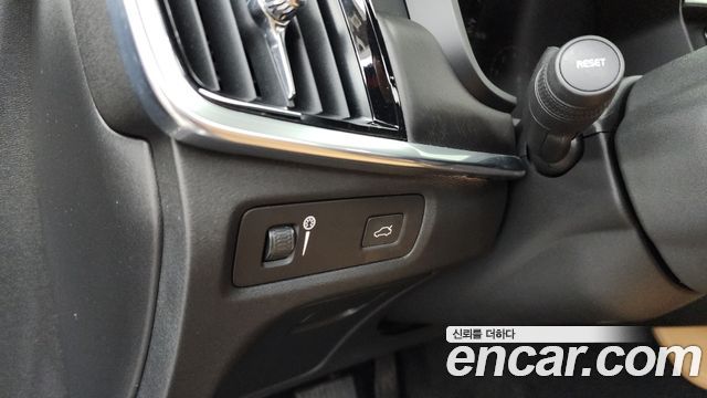 Volvo V90 Cross Country T5 Pro AWD 2019 — фото 16