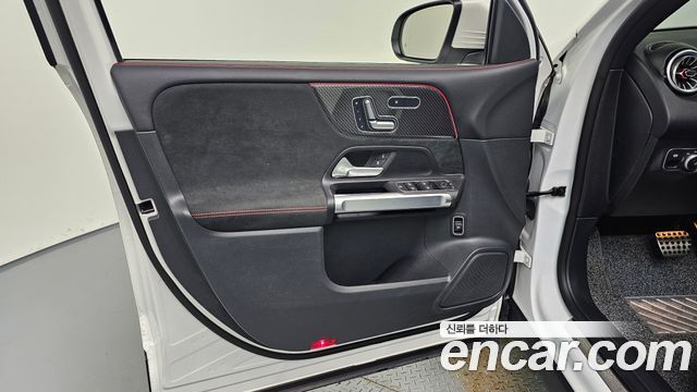 Mercedes-Benz GLB-Class (X247) GLB250 4MATIC 2023 — фото 24