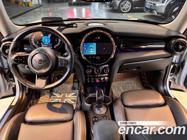 MINI Cooper S Classic Launch Pack Third Generation 2022 — фото 7