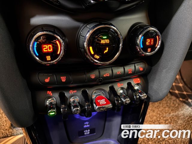 MINI Cooper S Classic Launch Pack Third Generation 2022 — фото 16